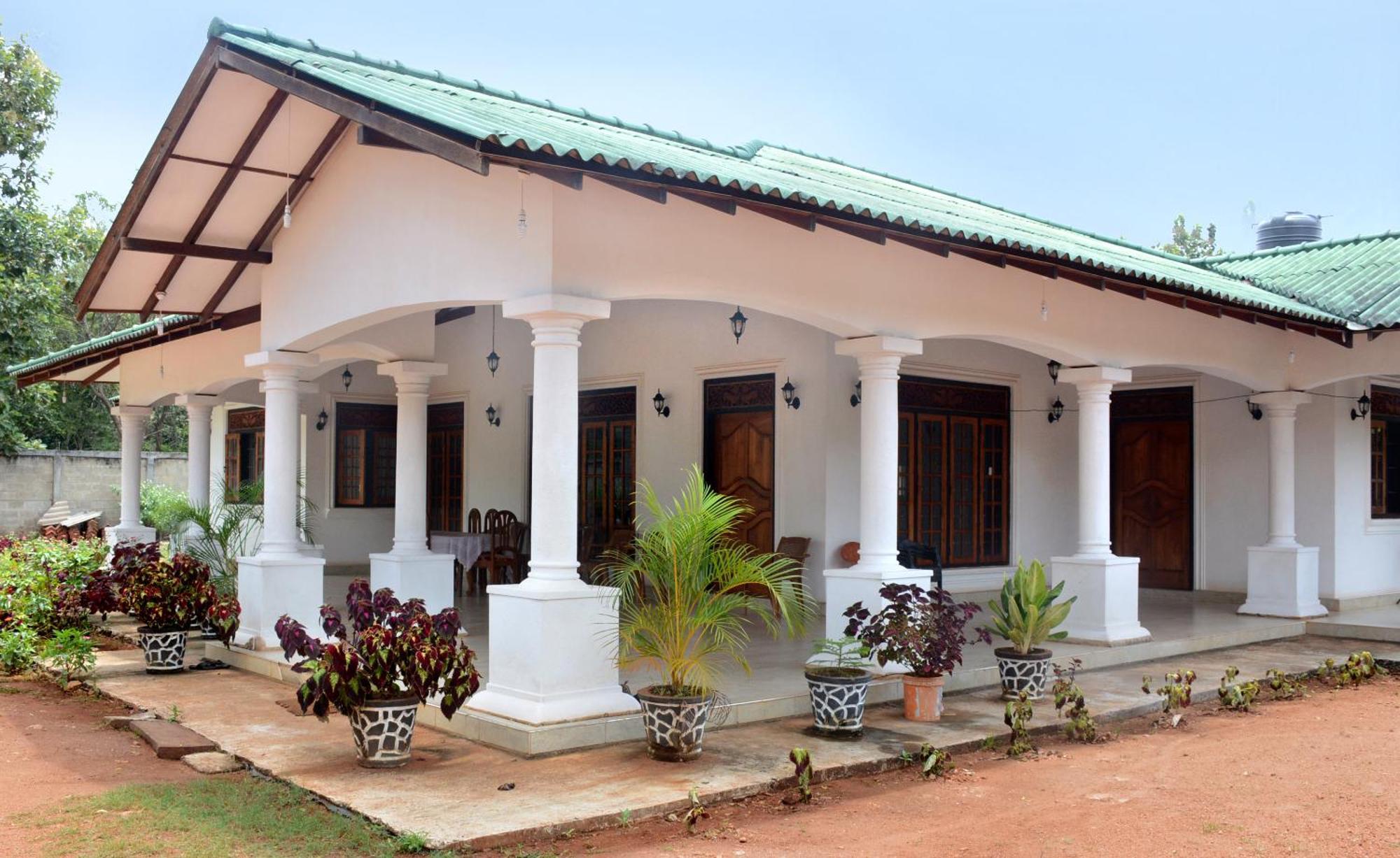 First House Mihintale Hotel Bagian luar foto
