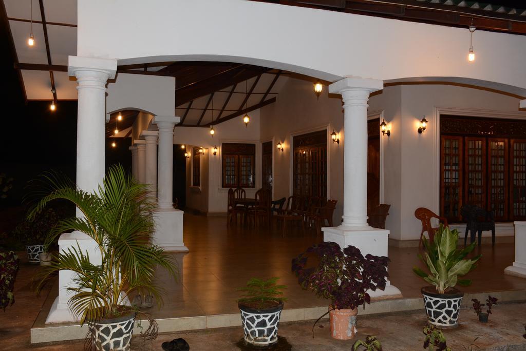 First House Mihintale Hotel Bagian luar foto