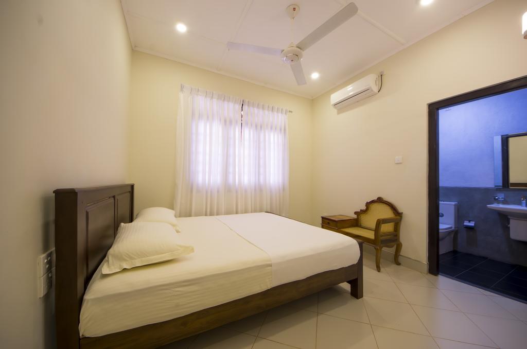 First House Mihintale Hotel Bagian luar foto